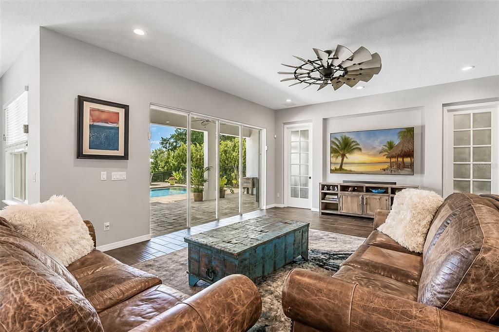 For Sale: $1,725,000 (6 beds, 4 baths, 4173 Square Feet)