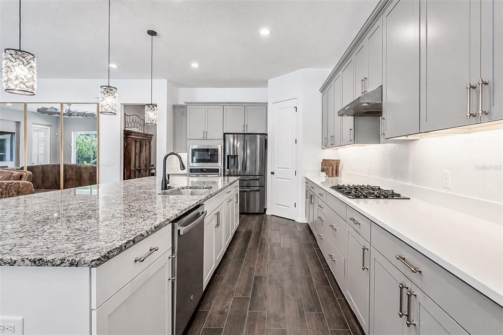 For Sale: $1,725,000 (6 beds, 4 baths, 4173 Square Feet)