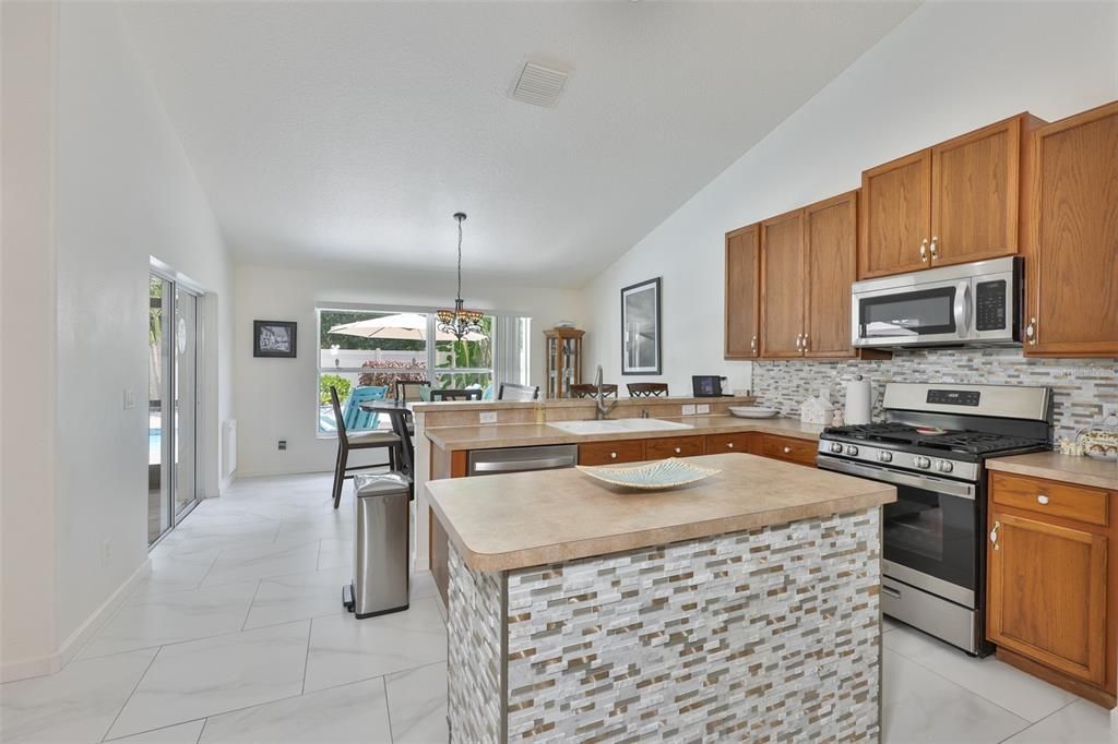 For Sale: $515,000 (4 beds, 2 baths, 2165 Square Feet)