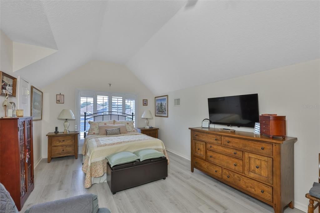 For Sale: $515,000 (4 beds, 2 baths, 2165 Square Feet)