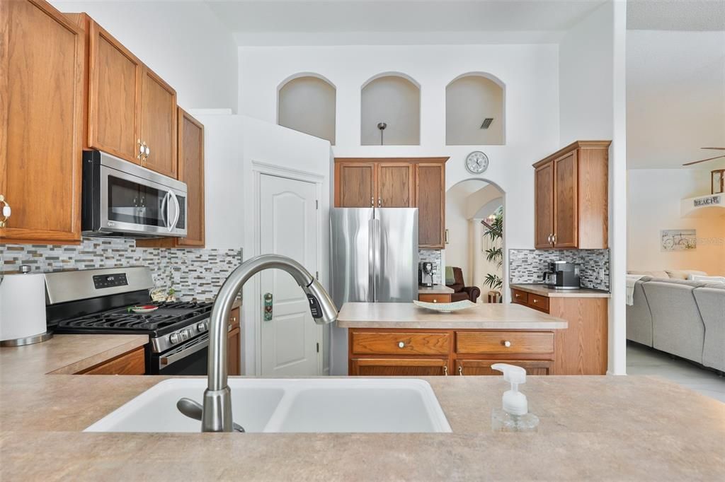 For Sale: $515,000 (4 beds, 2 baths, 2165 Square Feet)