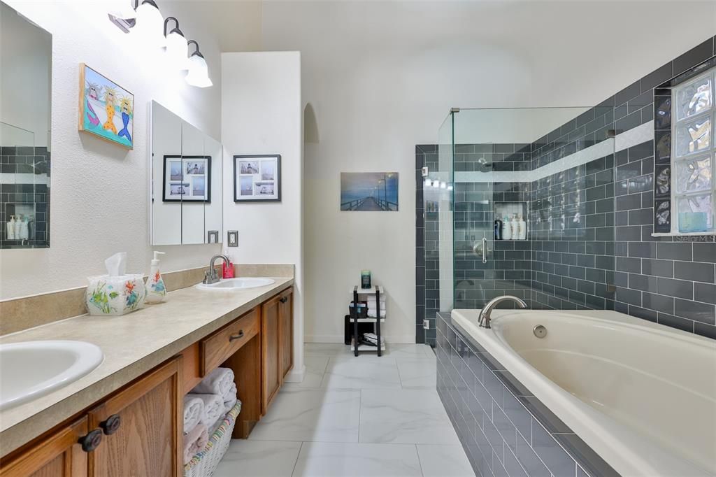 For Sale: $515,000 (4 beds, 2 baths, 2165 Square Feet)