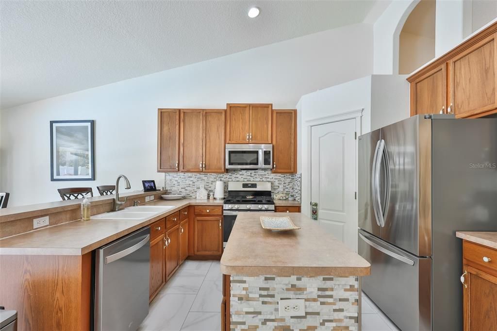 For Sale: $515,000 (4 beds, 2 baths, 2165 Square Feet)
