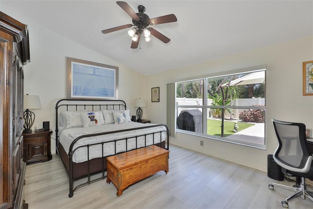 For Sale: $515,000 (4 beds, 2 baths, 2165 Square Feet)