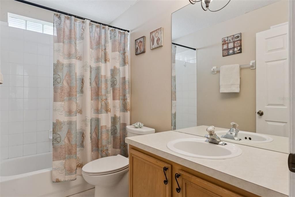 Activo con contrato: $359,000 (3 camas, 2 baños, 1498 Pies cuadrados)