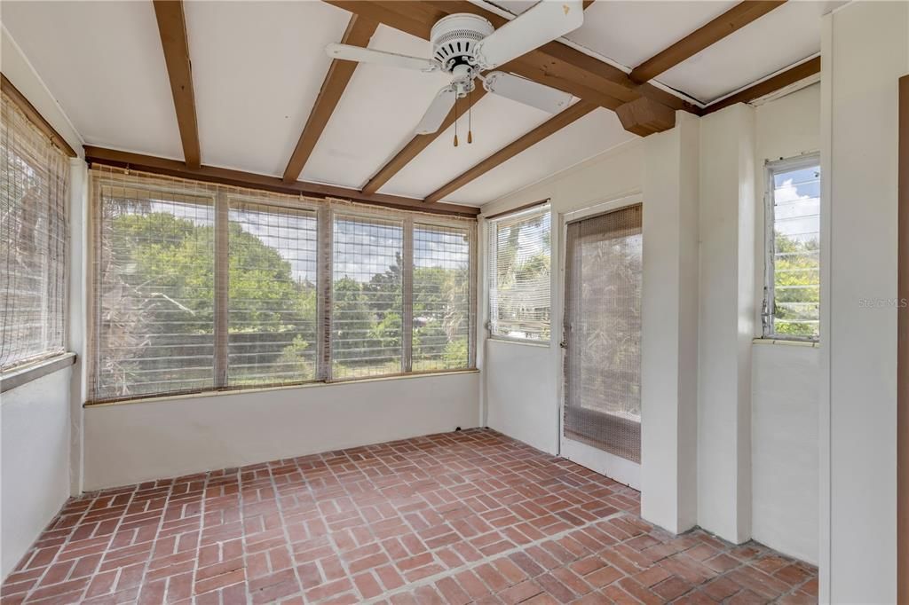 For Sale: $315,000 (2 beds, 2 baths, 1193 Square Feet)