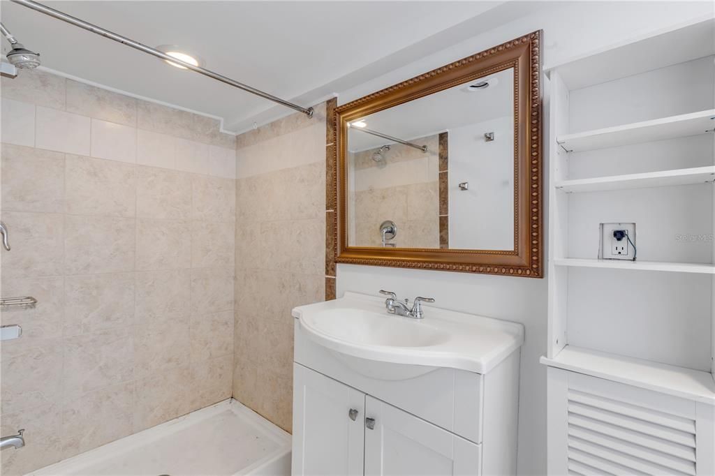 For Sale: $315,000 (2 beds, 2 baths, 1193 Square Feet)