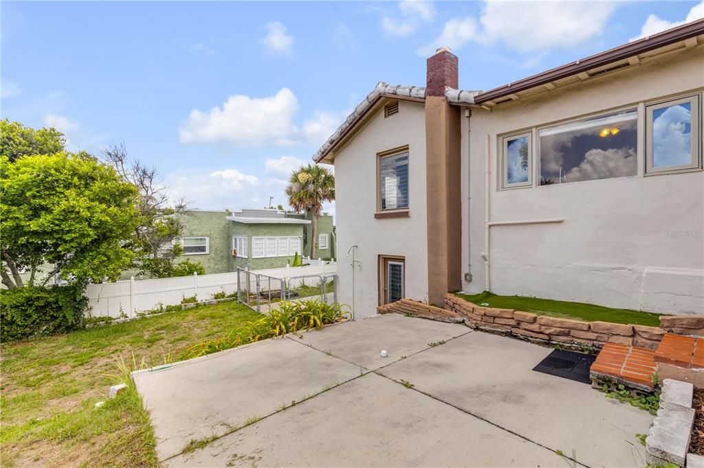 For Sale: $315,000 (2 beds, 2 baths, 1193 Square Feet)