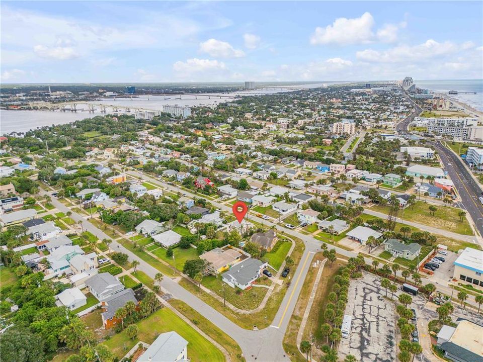 For Sale: $315,000 (2 beds, 2 baths, 1193 Square Feet)
