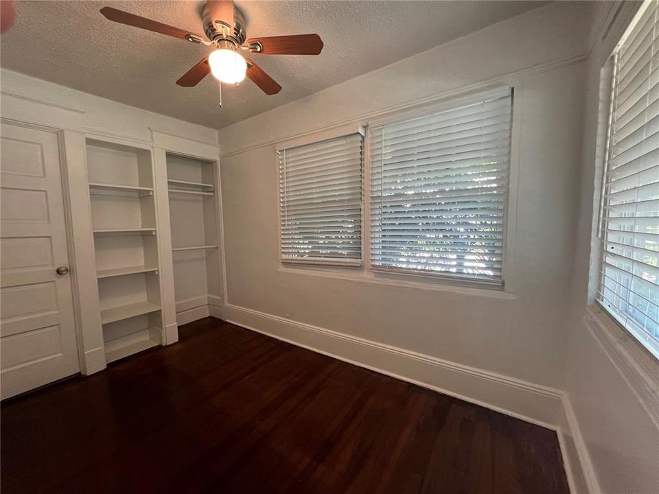 For Rent: $1,250 (1 beds, 1 baths, 357 Square Feet)