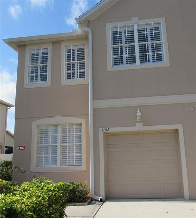 Active With Contract: $2,595 (3 beds, 2 baths, 1657 Square Feet)