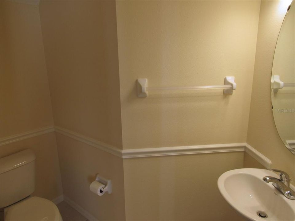 Active With Contract: $2,595 (3 beds, 2 baths, 1657 Square Feet)