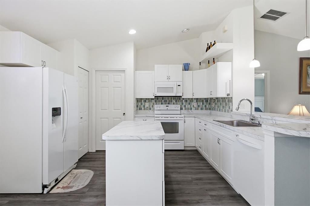 For Sale: $359,000 (3 beds, 2 baths, 1535 Square Feet)