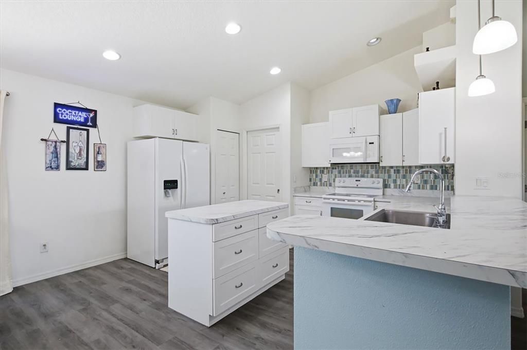 For Sale: $359,000 (3 beds, 2 baths, 1535 Square Feet)