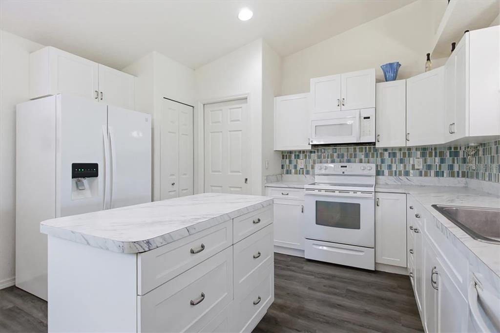 For Sale: $359,000 (3 beds, 2 baths, 1535 Square Feet)
