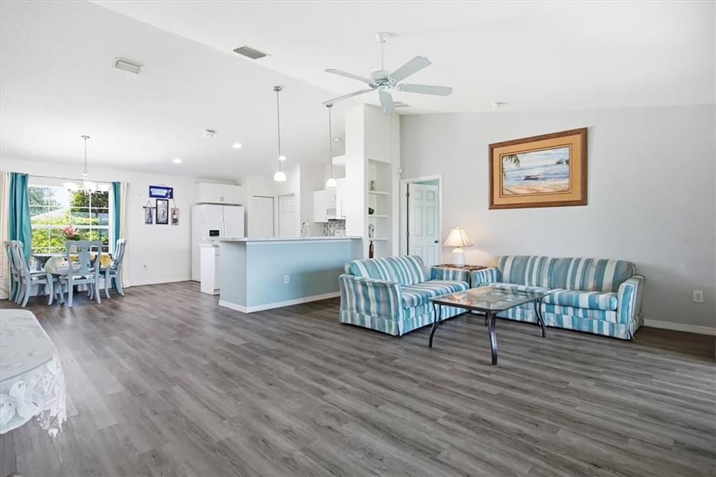 For Sale: $359,000 (3 beds, 2 baths, 1535 Square Feet)