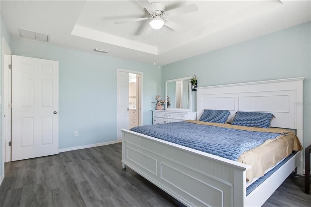 For Sale: $359,000 (3 beds, 2 baths, 1535 Square Feet)