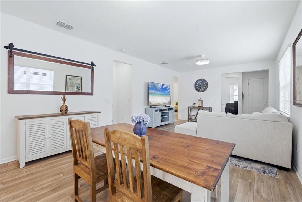 En Venta: $405,000 (2 camas, 2 baños, 1454 Pies cuadrados)