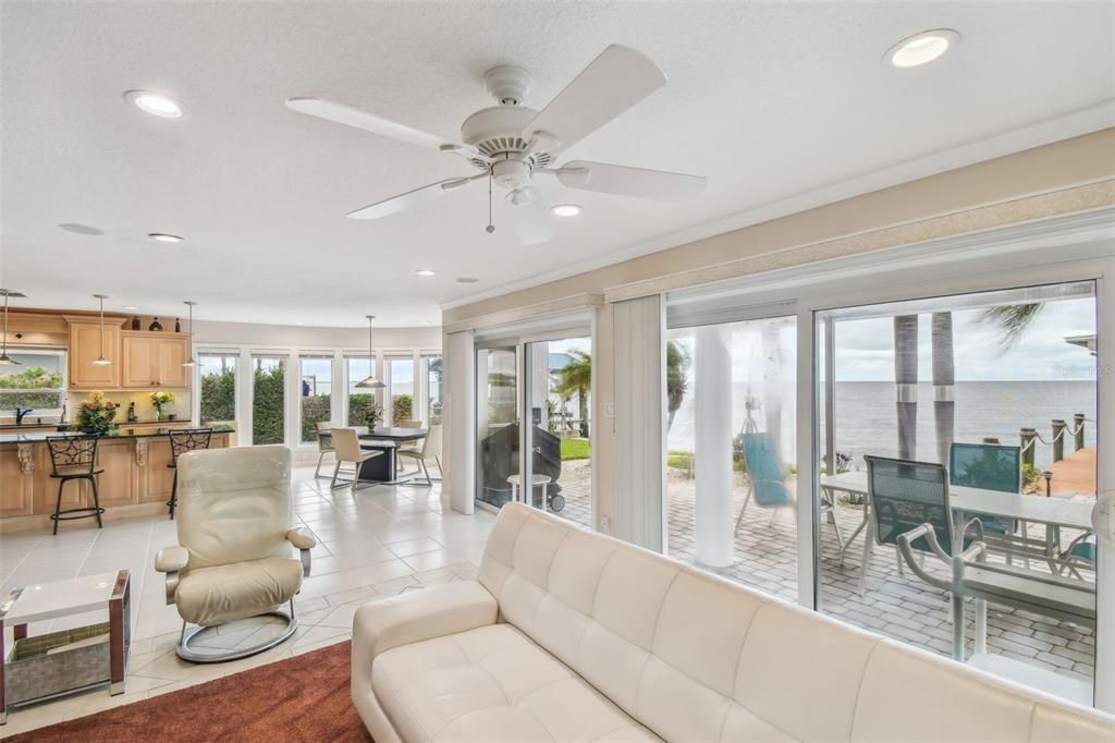 En Venta: $2,599,999 (4 camas, 4 baños, 3526 Pies cuadrados)