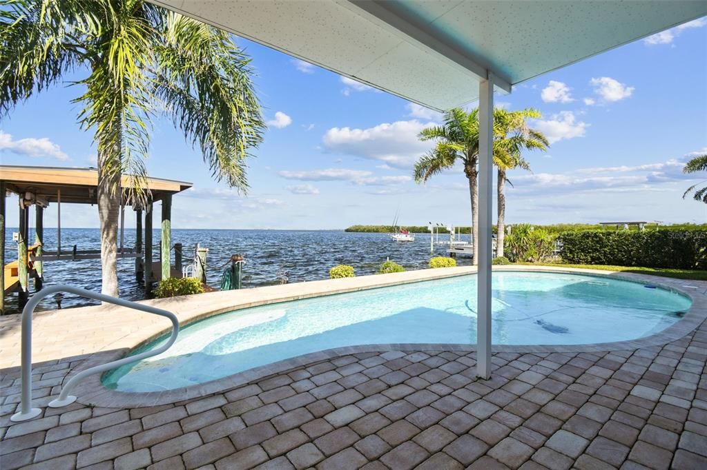 En Venta: $2,599,999 (4 camas, 4 baños, 3526 Pies cuadrados)
