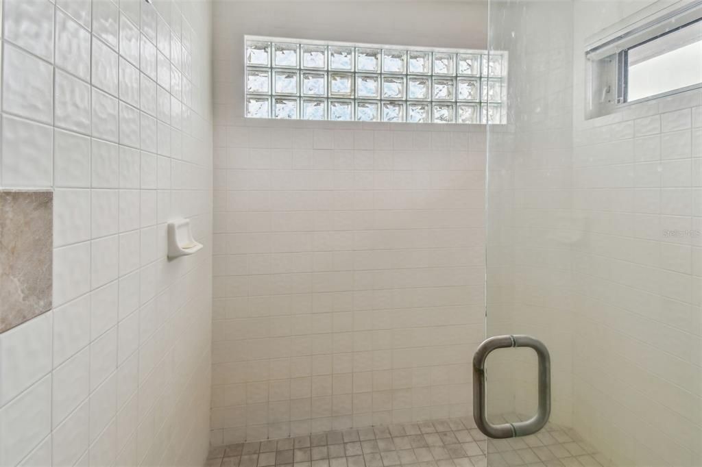 En Venta: $2,599,999 (4 camas, 4 baños, 3526 Pies cuadrados)