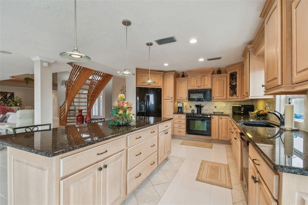 En Venta: $2,599,999 (4 camas, 4 baños, 3526 Pies cuadrados)