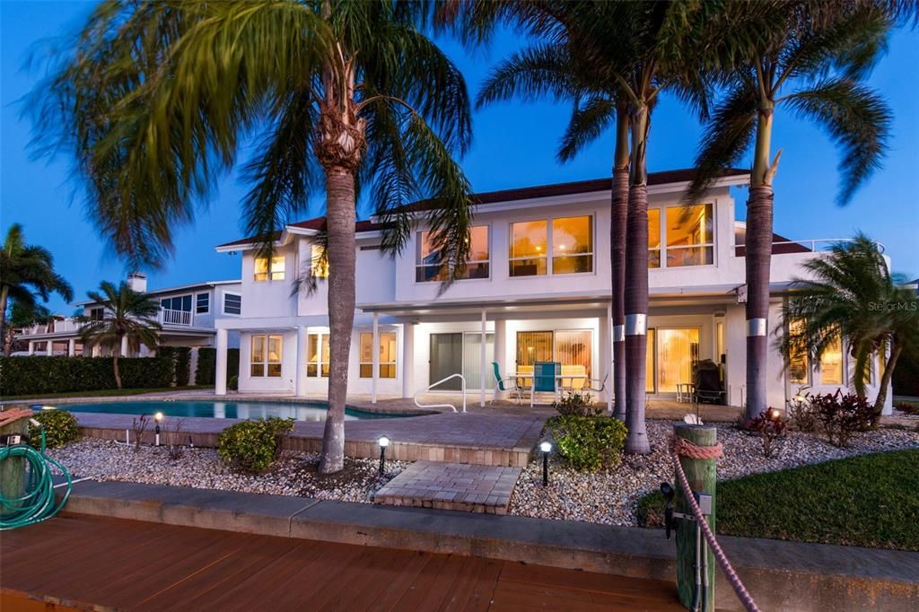 En Venta: $2,599,999 (4 camas, 4 baños, 3526 Pies cuadrados)