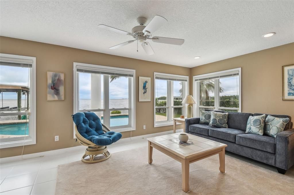 En Venta: $2,599,999 (4 camas, 4 baños, 3526 Pies cuadrados)