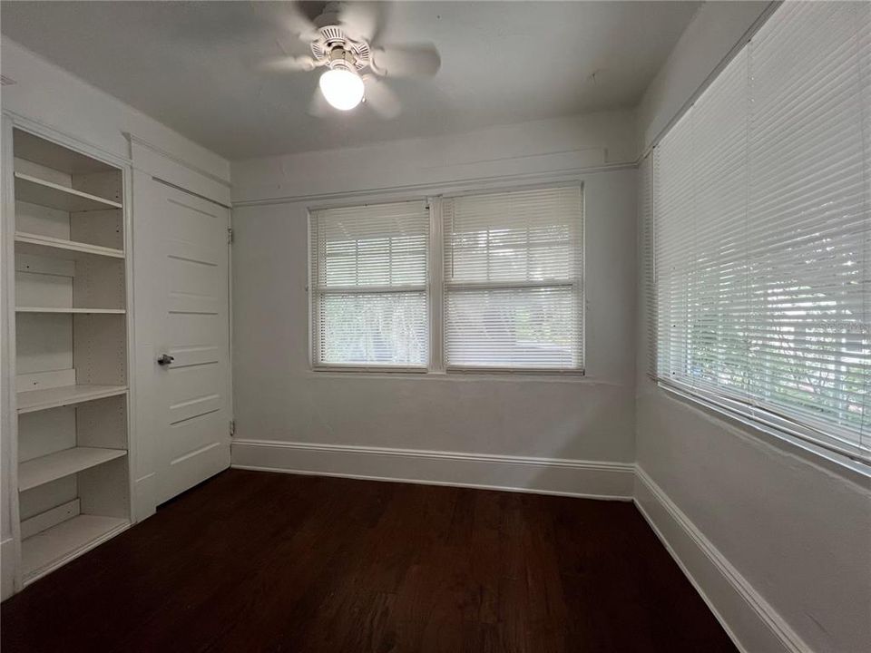 For Rent: $1,250 (1 beds, 1 baths, 357 Square Feet)