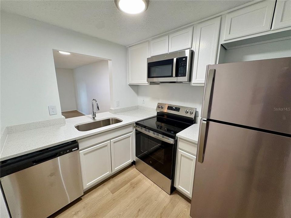For Rent: $1,375 (2 beds, 1 baths, 1209 Square Feet)