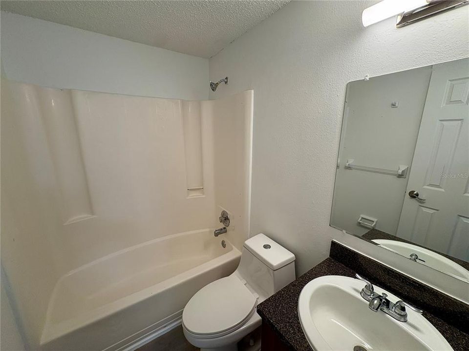 For Rent: $1,375 (2 beds, 1 baths, 1209 Square Feet)