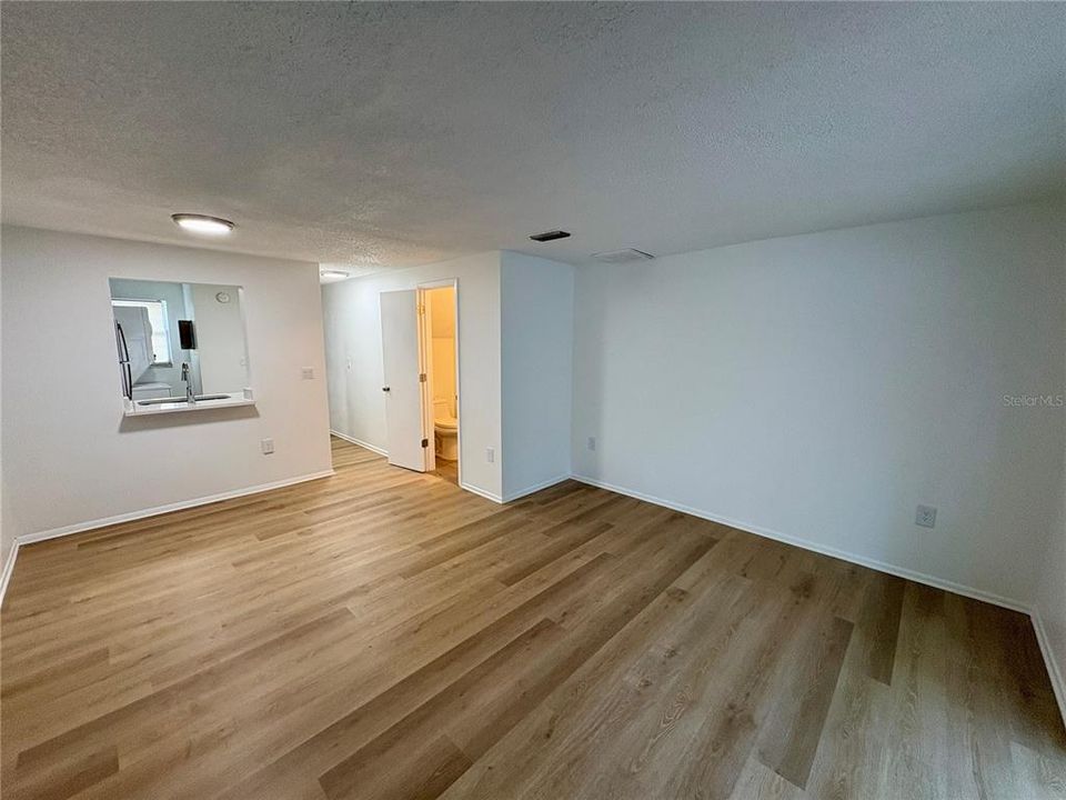 For Rent: $1,375 (2 beds, 1 baths, 1209 Square Feet)