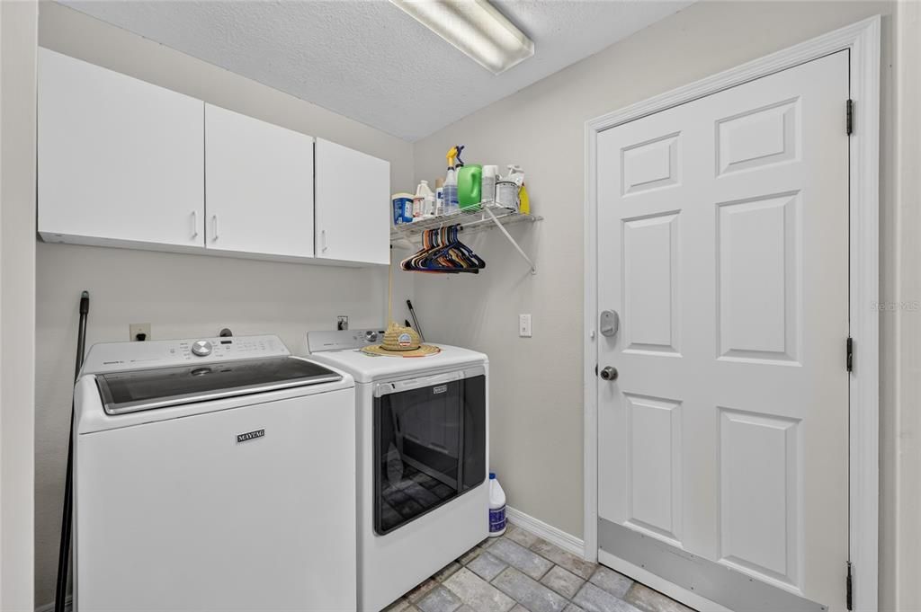 For Sale: $375,000 (3 beds, 2 baths, 1780 Square Feet)