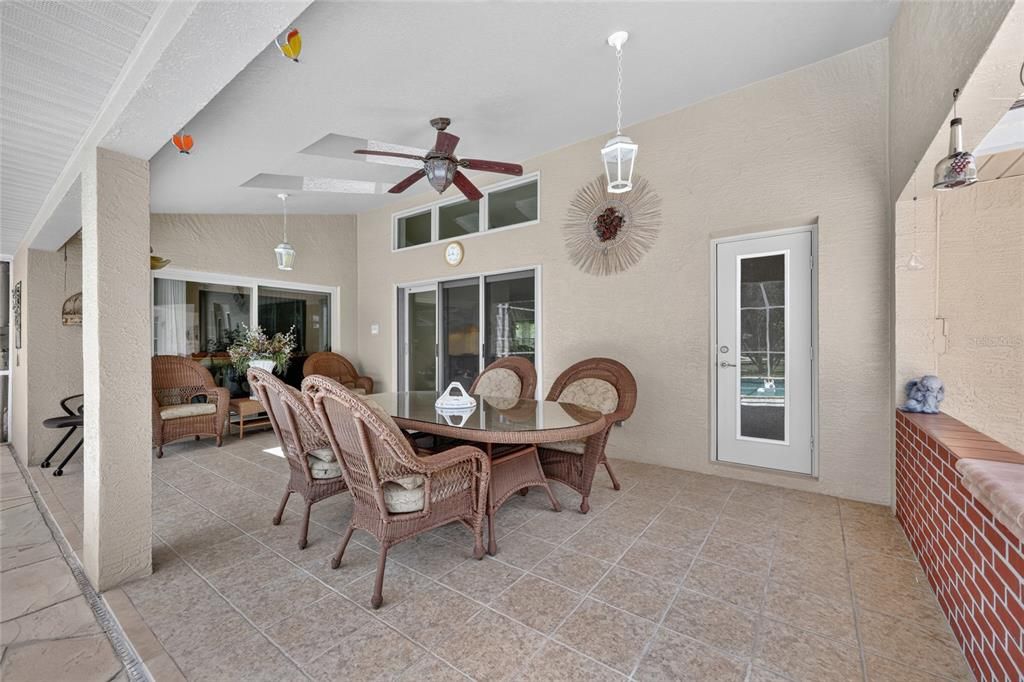 For Sale: $375,000 (3 beds, 2 baths, 1780 Square Feet)
