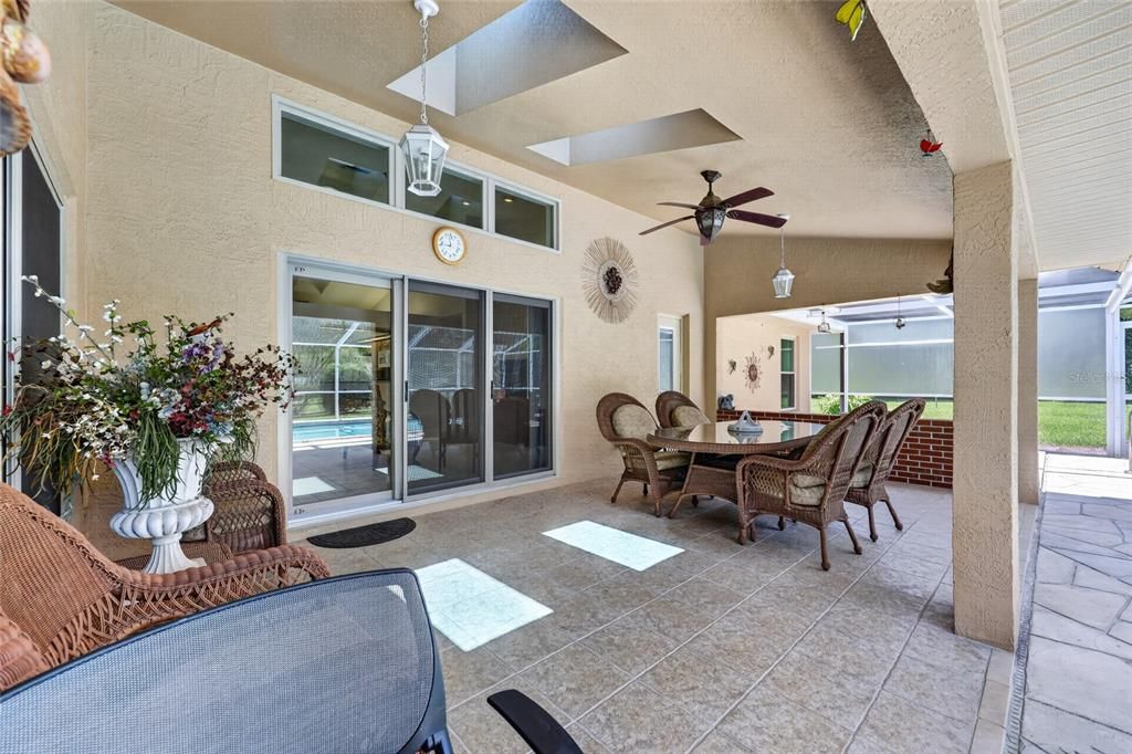 For Sale: $375,000 (3 beds, 2 baths, 1780 Square Feet)