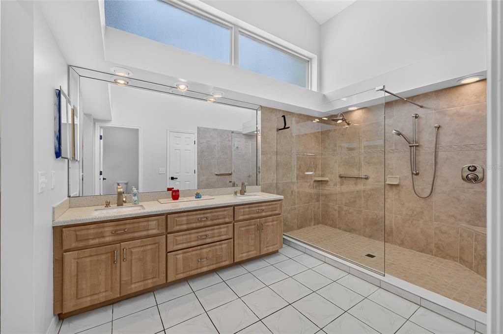 For Sale: $375,000 (3 beds, 2 baths, 1780 Square Feet)