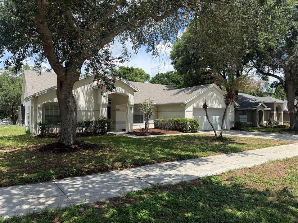 For Sale: $414,900 (4 beds, 2 baths, 1975 Square Feet)