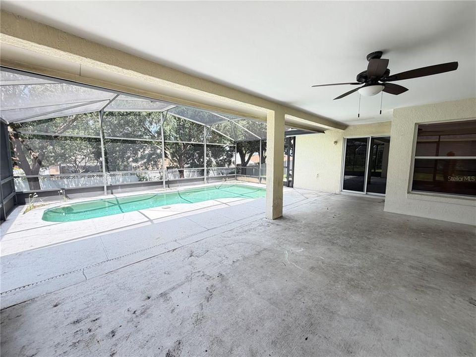 For Sale: $414,900 (4 beds, 2 baths, 1975 Square Feet)