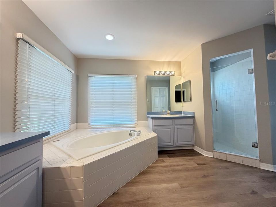 For Sale: $414,900 (4 beds, 2 baths, 1975 Square Feet)