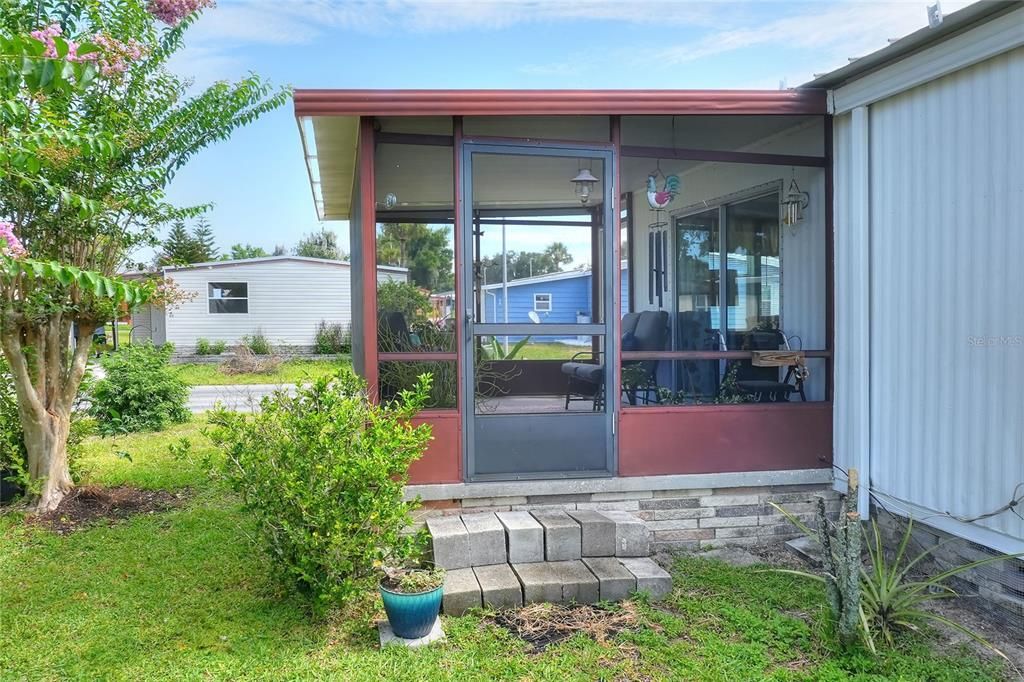 На продажу: $129,900 (2 спален, 2 ванн, 925 Квадратных фут)