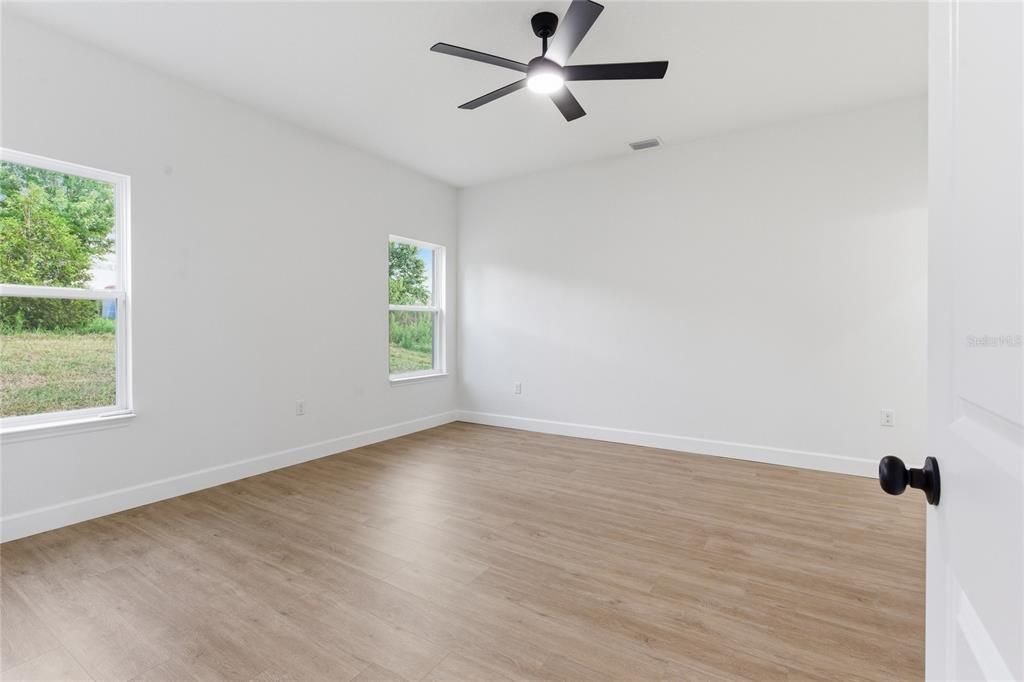 En Renta: $2,700 (4 camas, 3 baños, 1986 Pies cuadrados)