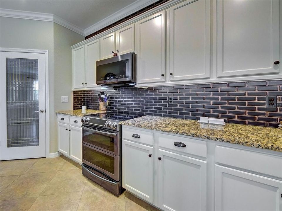 For Sale: $448,500 (4 beds, 3 baths, 2035 Square Feet)