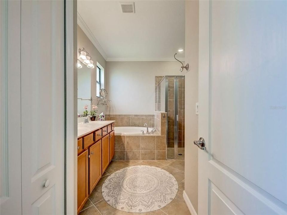 For Sale: $448,500 (4 beds, 3 baths, 2035 Square Feet)