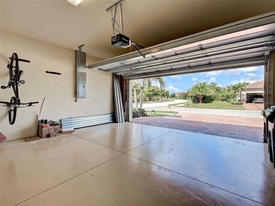 For Sale: $448,500 (4 beds, 3 baths, 2035 Square Feet)