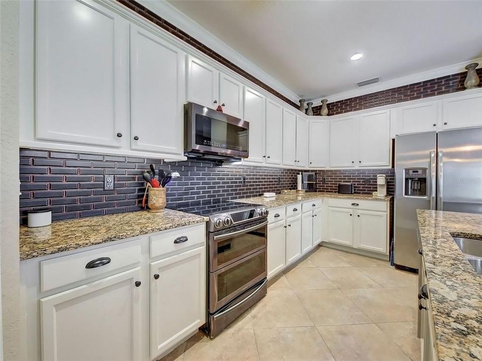 For Sale: $448,500 (4 beds, 3 baths, 2035 Square Feet)