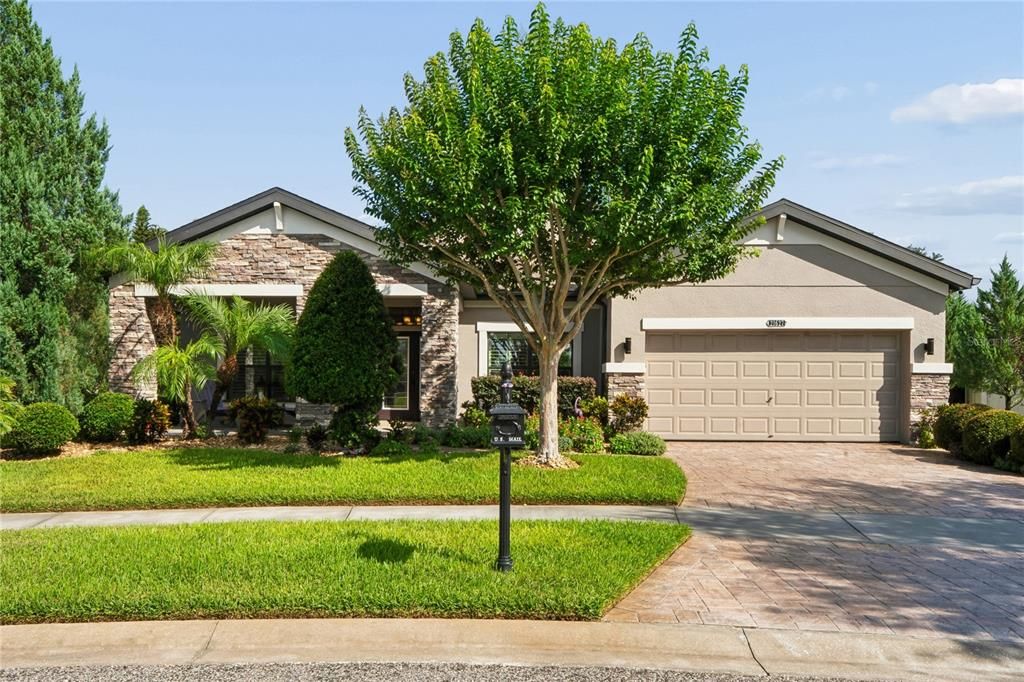 For Sale: $620,000 (3 beds, 2 baths, 2408 Square Feet)