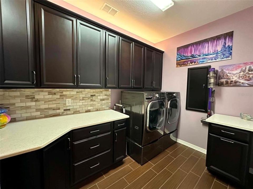 For Sale: $620,000 (3 beds, 2 baths, 2408 Square Feet)