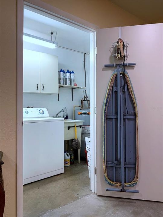 For Rent: $2,700 (2 beds, 1 baths, 2074 Square Feet)