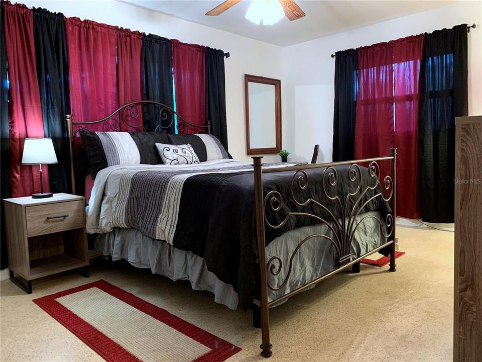 For Rent: $2,700 (2 beds, 1 baths, 2074 Square Feet)