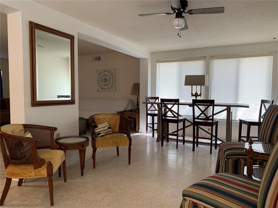 For Rent: $2,700 (2 beds, 1 baths, 2074 Square Feet)
